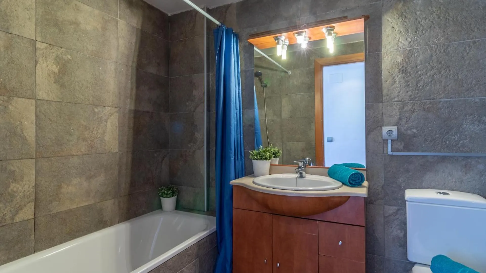 Goldhome - Primera Linea De Mar, 2 Habitaciones Empuriabrava Spain