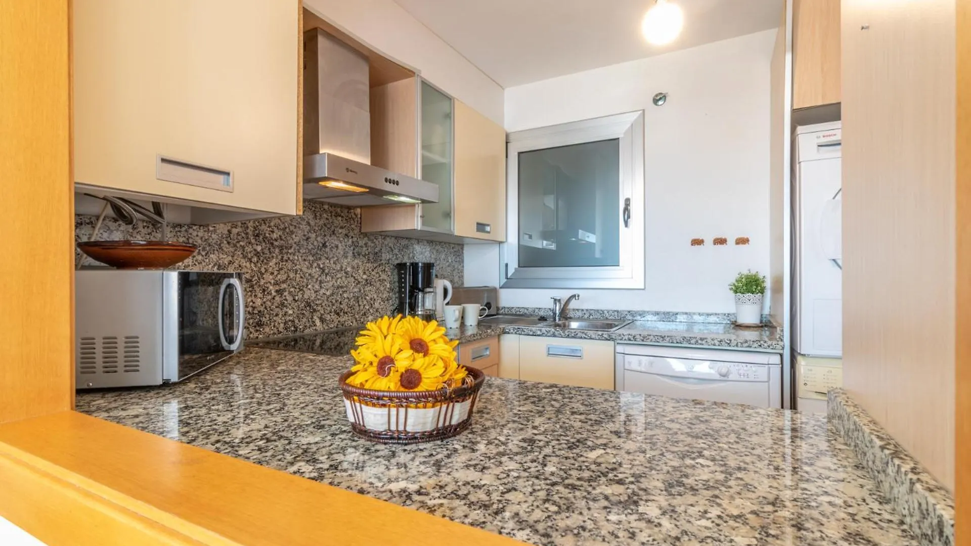 Apartment Goldhome - Primera Linea De Mar, 2 Habitaciones Empuriabrava Spain